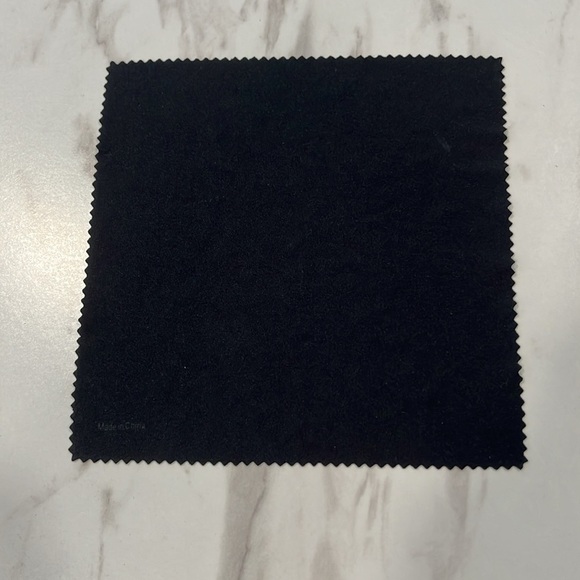 Juicy Couture Eyeglass Cloth - Picture 3 of 3